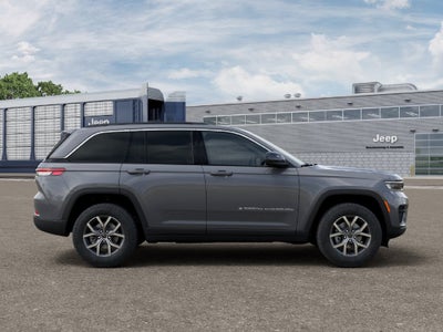 2027 Jeep Grand Cherokee Laredo
