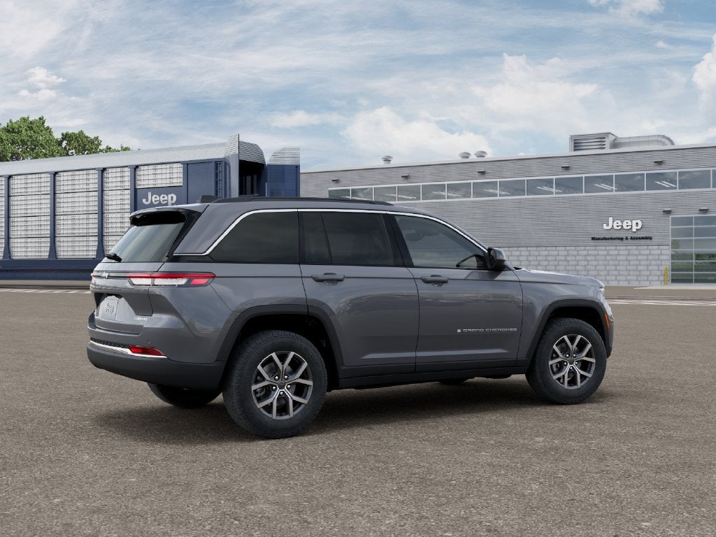 2027 Jeep Grand Cherokee Laredo