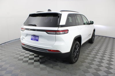 2027 Jeep Grand Cherokee Laredo Altitude