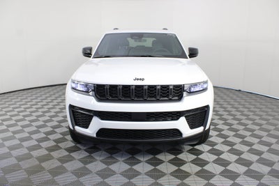 2027 Jeep Grand Cherokee Laredo Altitude