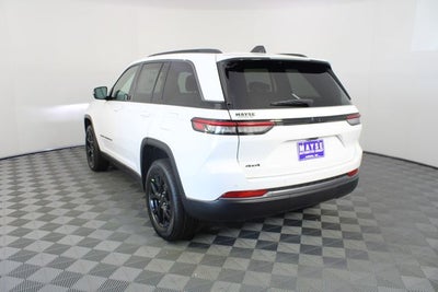 2026 Jeep Grand Cherokee Laredo Altitude