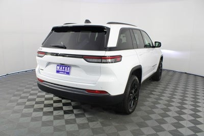 2026 Jeep Grand Cherokee Laredo Altitude