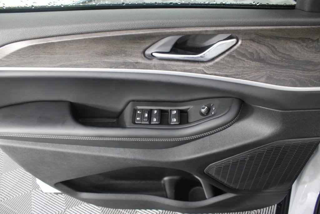 2027 Jeep Grand Cherokee Laredo Altitude