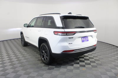 2027 Jeep Grand Cherokee Laredo Altitude
