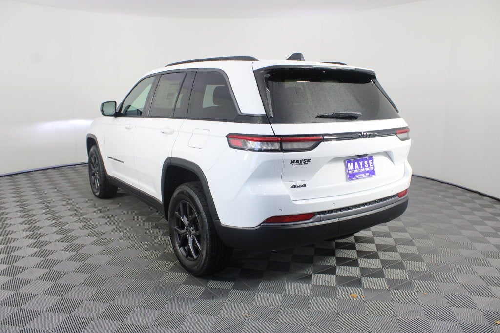 2027 Jeep Grand Cherokee Laredo Altitude