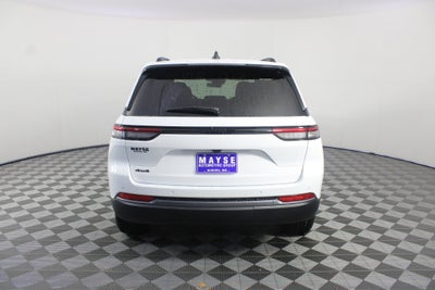 2027 Jeep Grand Cherokee Laredo Altitude
