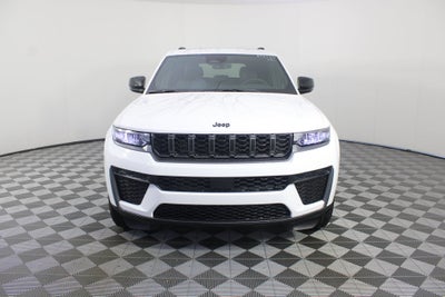 2027 Jeep Grand Cherokee Laredo Altitude