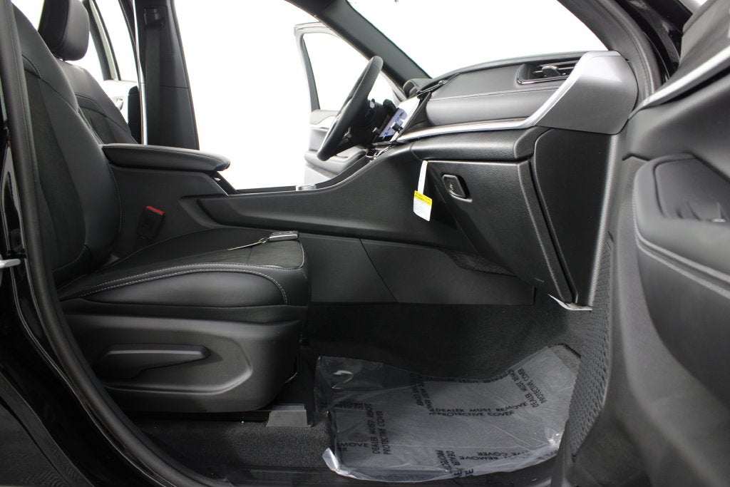 2027 Jeep Grand Cherokee Laredo Altitude
