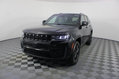 2027 Jeep Grand Cherokee Laredo Altitude