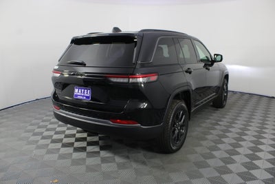 2027 Jeep Grand Cherokee Laredo Altitude
