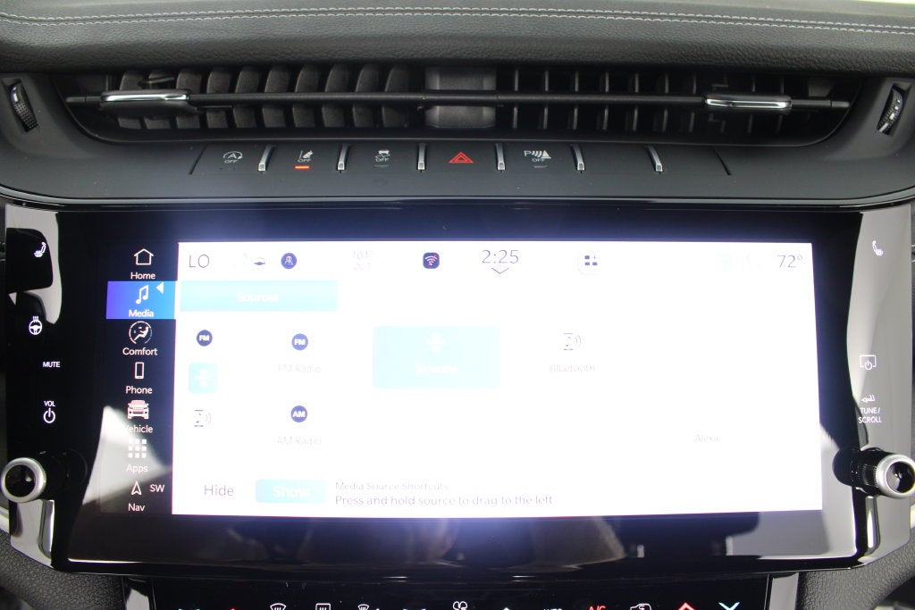 2027 Jeep Grand Cherokee Laredo Altitude