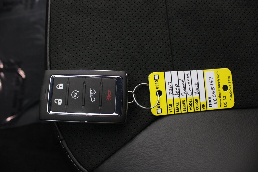 2027 Jeep Grand Cherokee Laredo Altitude