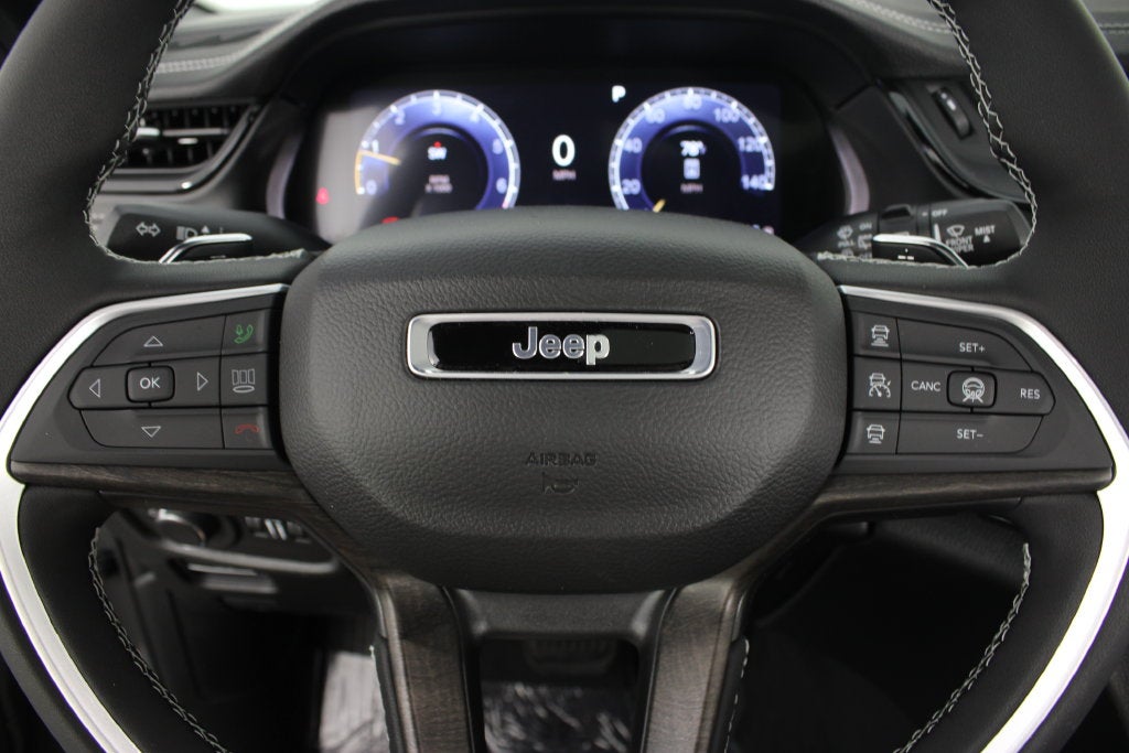 2027 Jeep Grand Cherokee Laredo Altitude