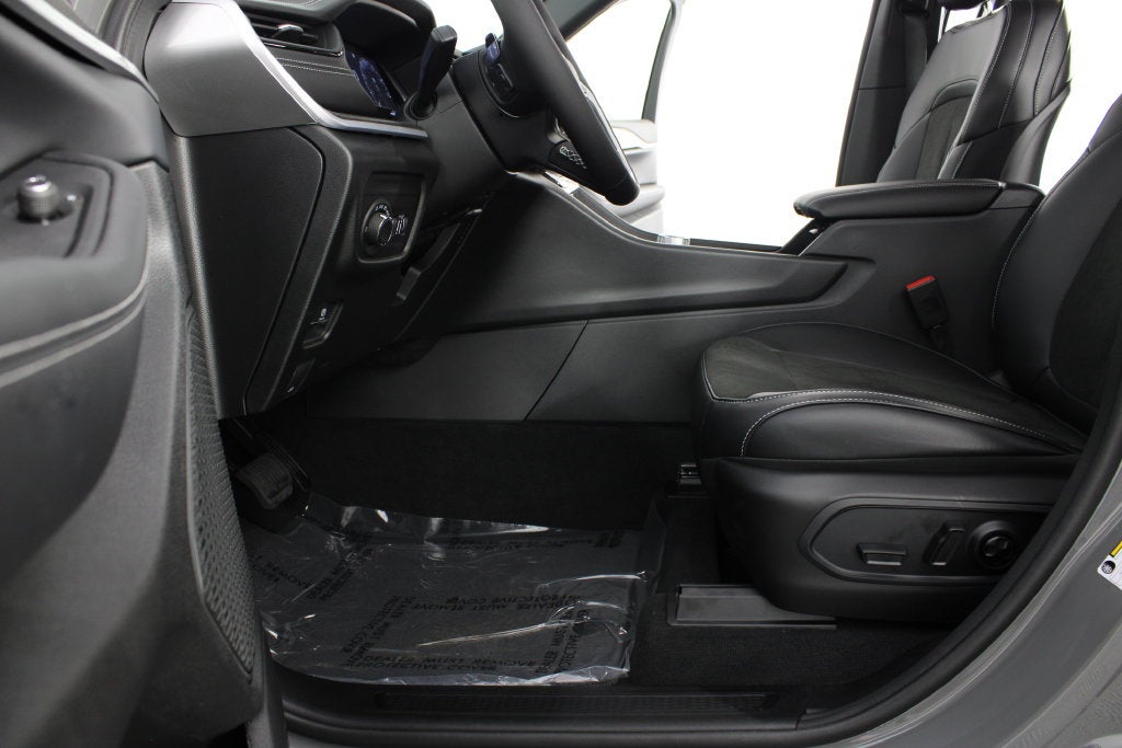 2027 Jeep Grand Cherokee Laredo Altitude