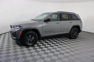 2027 Jeep Grand Cherokee Laredo Altitude