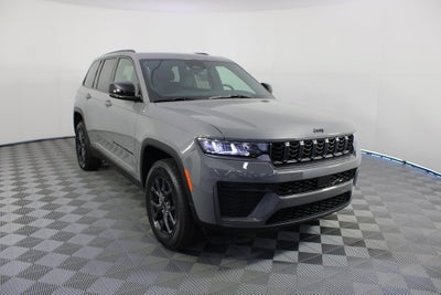 2027 Jeep Grand Cherokee Laredo Altitude