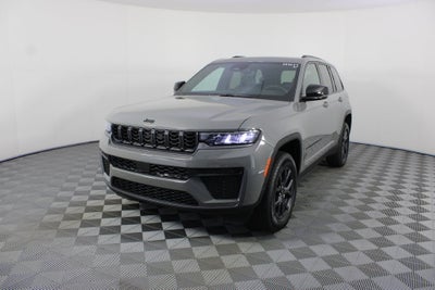 2027 Jeep Grand Cherokee Laredo Altitude