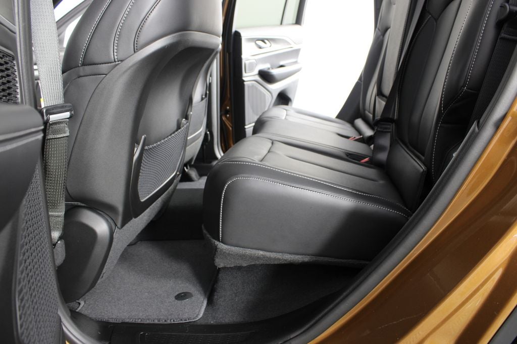 2027 Jeep Grand Cherokee Limited Reserve