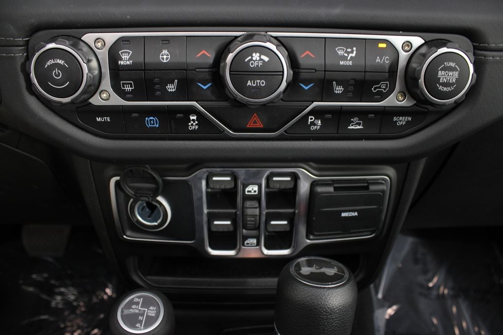 2025 Jeep Wrangler Sahara 4xe