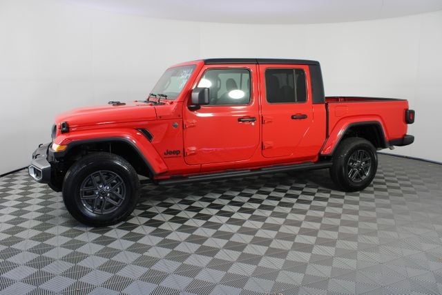 2024 Jeep Gladiator Sport S photo 2