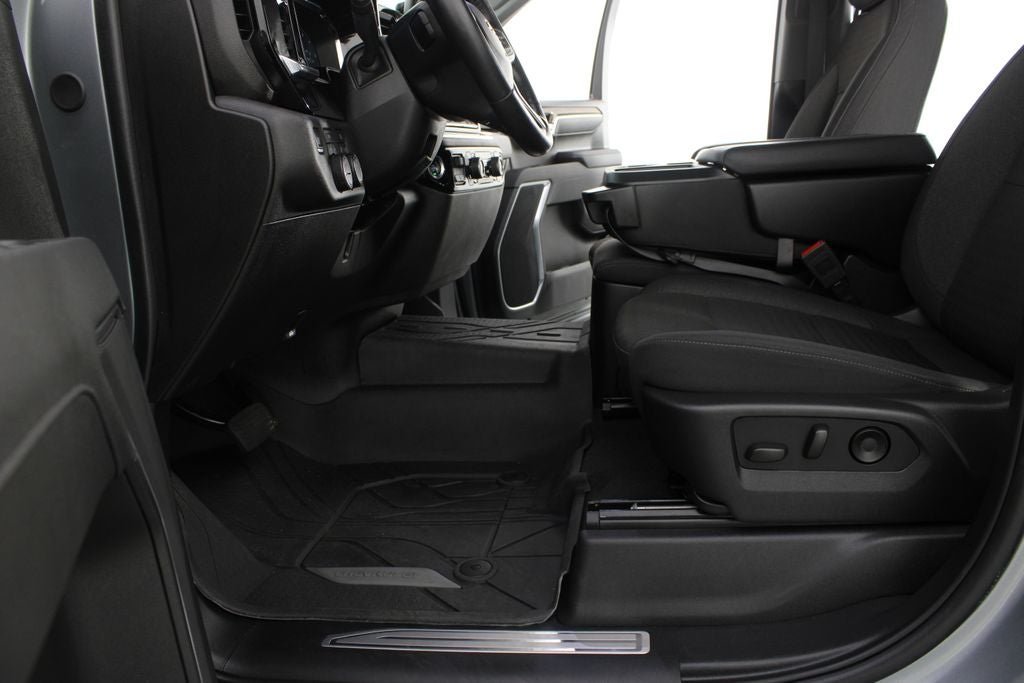 2025 Chevrolet Silverado 1500 LT LT1
