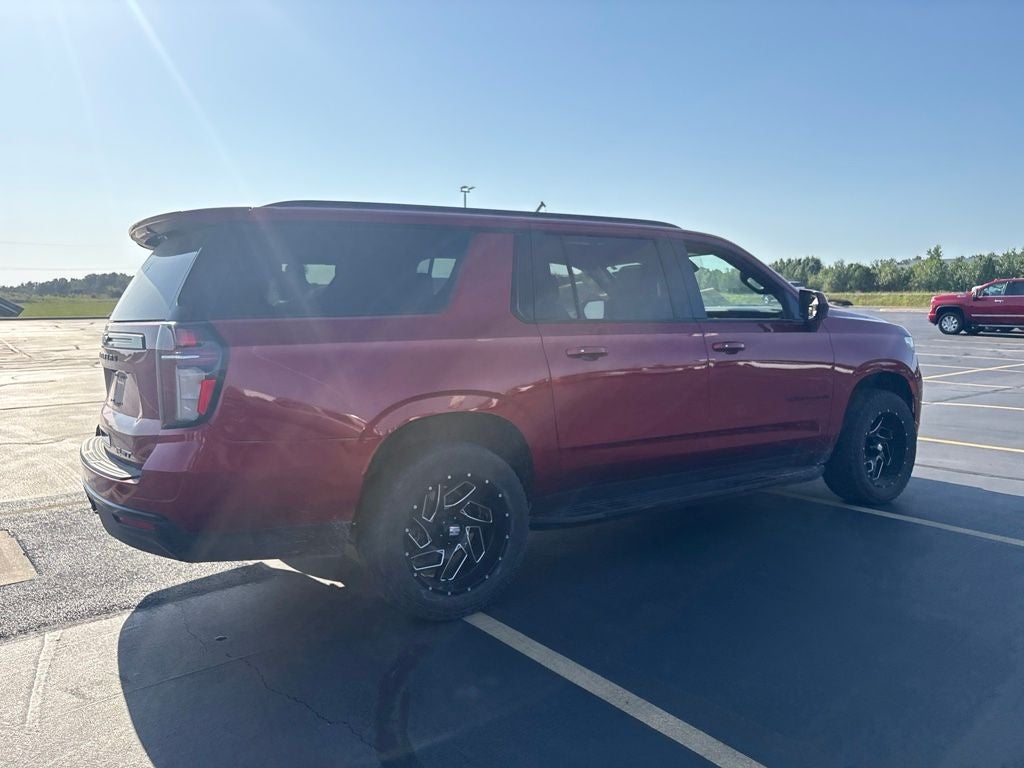 2023 Chevrolet Suburban RST