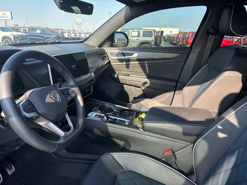 2025 Volkswagen Atlas Cross Sport 2.0T SEL Premium R-Line