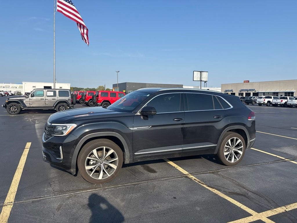 2025 Volkswagen Atlas Cross Sport 2.0T SEL Premium R-Line