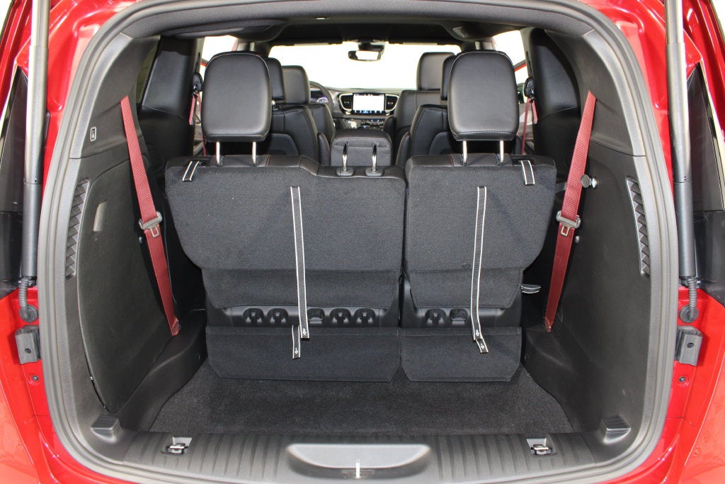 2027 Chrysler Pacifica Select