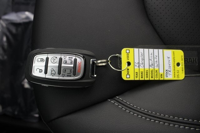 2026 Chrysler Pacifica Select