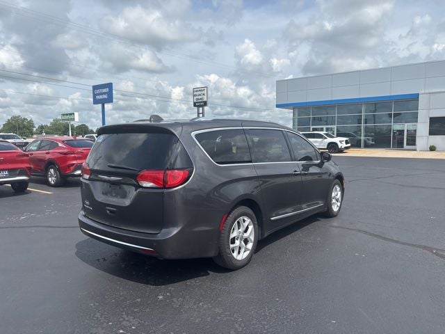 2017 Chrysler Pacifica Touring L Plus