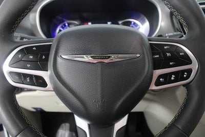 2024 Chrysler Pacifica Hybrid Select